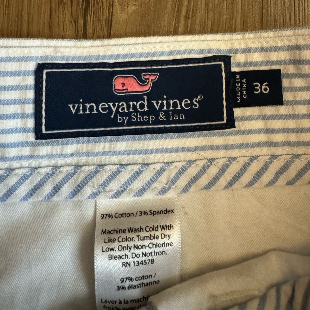 Vineyard Vines Men’s Seersucker Shorts - Picture 5 of 5